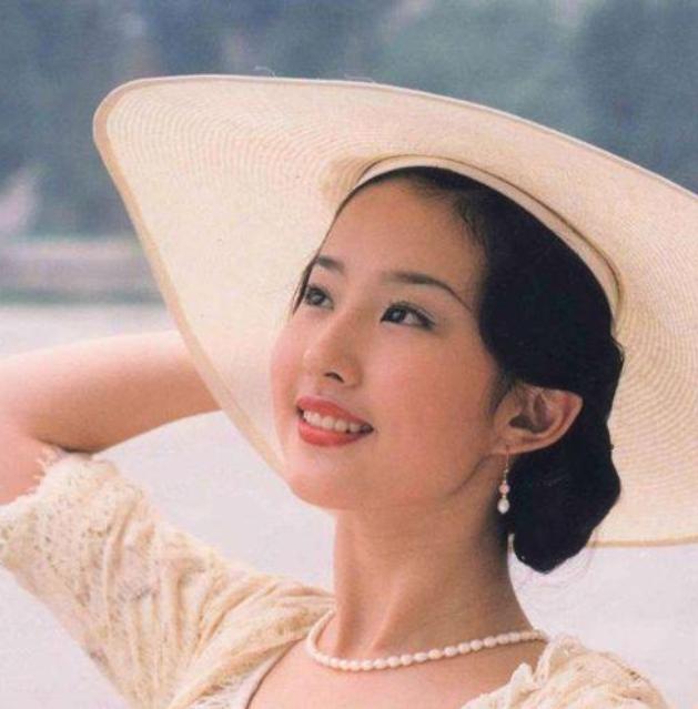 刘亦菲为什么可以一直火呢,刘亦菲为什么突然这么火