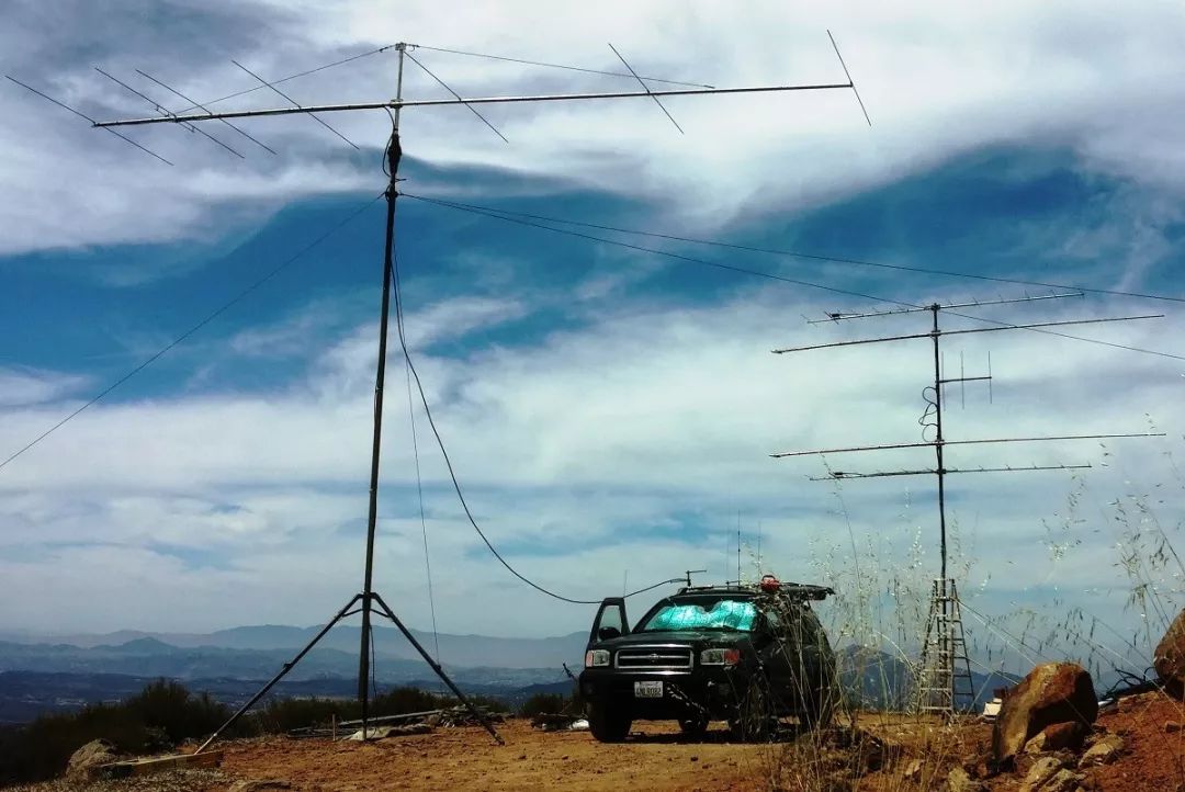 走近神奇的电波世界|业余无线电爱好者使用新旧技术在全球通联