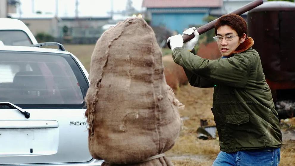 日本女子上身套纸箱子,日本女人悲惨命运的电影