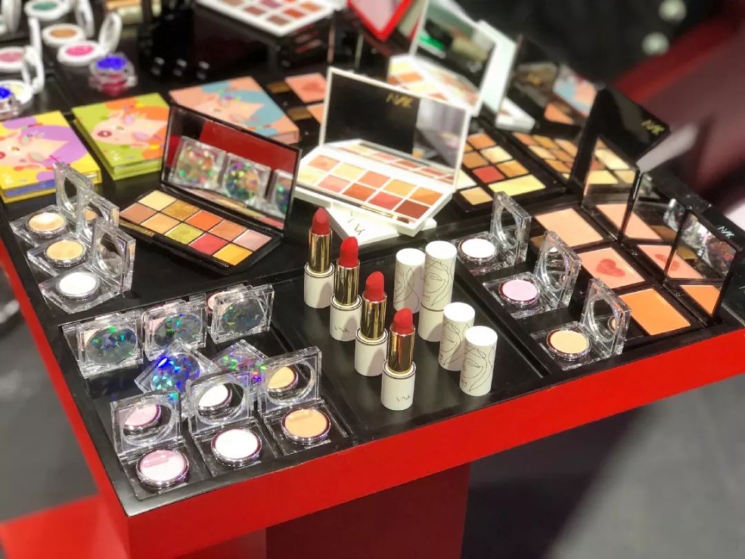 贫民窟彩妆10元以下粉底,超低价彩妆推荐