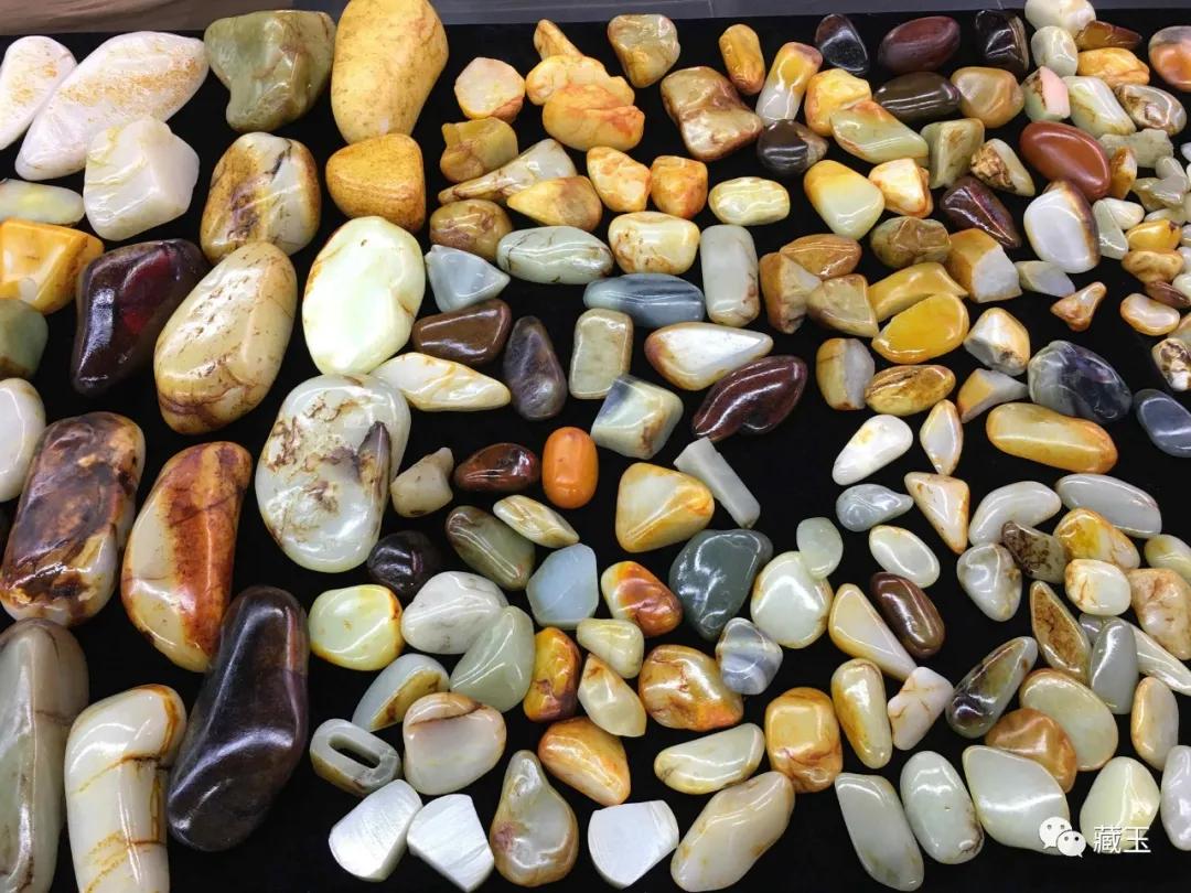 买到假的和田玉了怎么处理,买到假皮色的和田玉能报警吧