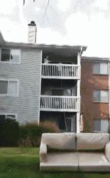 搞笑gif段子兄弟你把我吓到了,搞笑gif段子实在是猝不及防啊