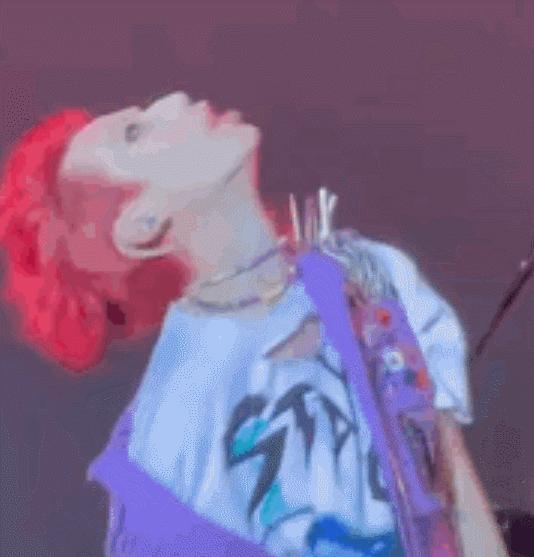 演戏全脸抽搐的男明星,男星晕倒翻白眼