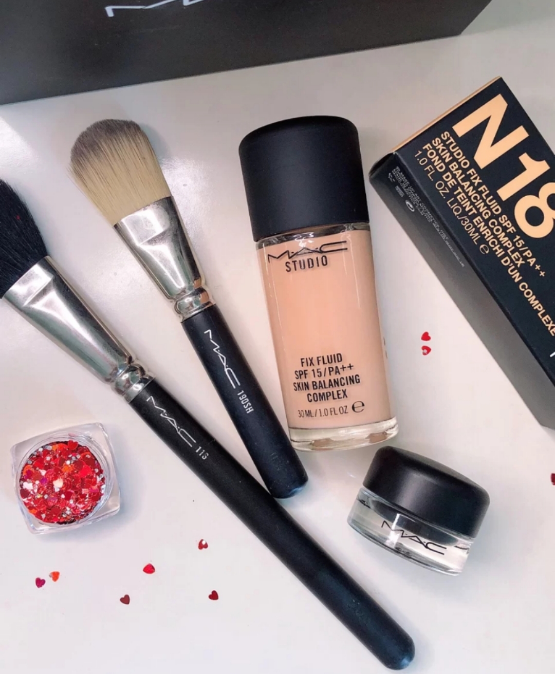 粉底液大牌推荐瑕疵皮,粉底液大牌YSL恒久