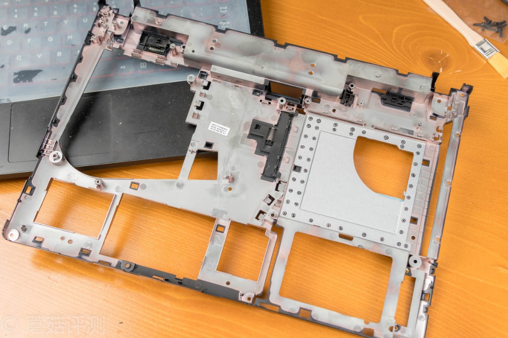 转轴断了维修多少钱,联想y400拆散热铜导管