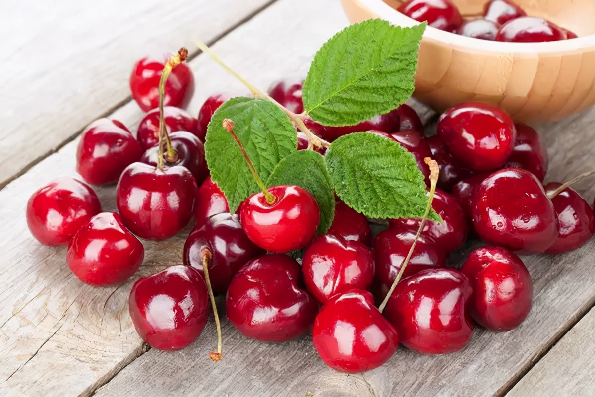 这个季节吃什么水果最养肝护肝,养肝护肝建议多吃3种水果