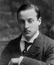 她是美国最富有的女人，却被丈夫冷落，她出轨，首相都为她求情