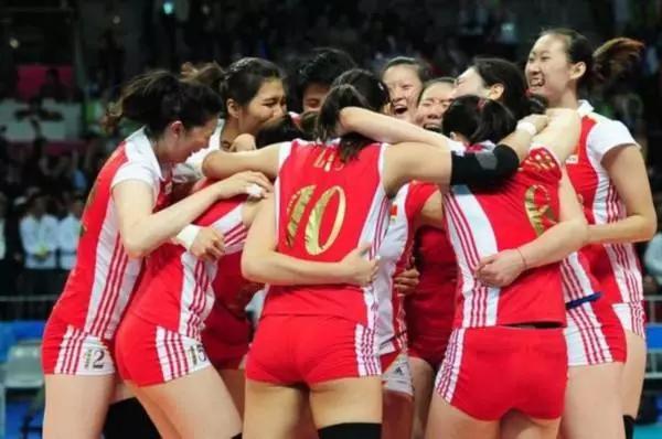 张国荣去世后梅艳芳反应,梅艳芳去世张国荣表现