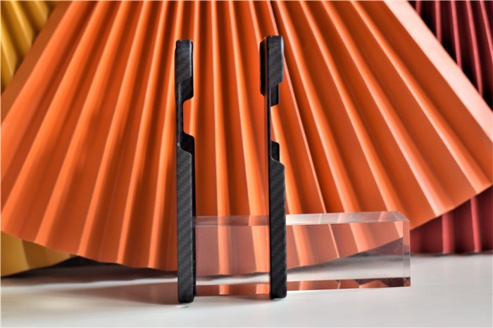 iphone13手机壳带镜头膜测评,iphone13皮革保护壳和硅胶测评