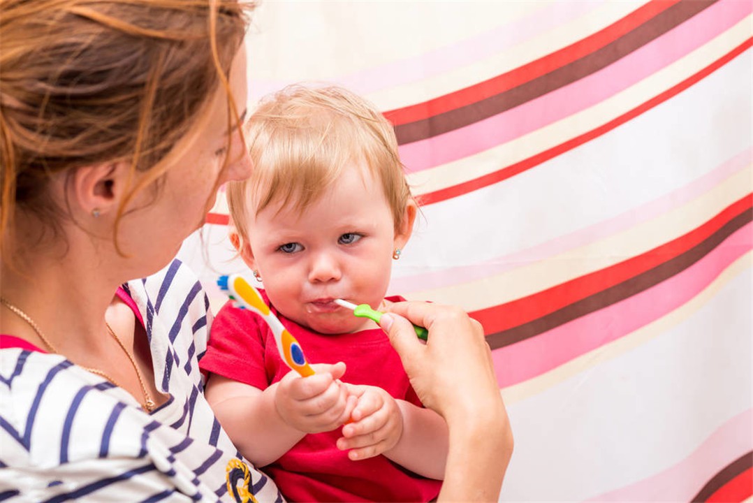 孩子刷牙怕恶心怎么办,孩子刷牙难题
