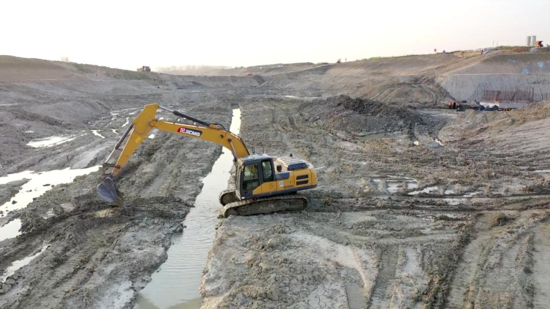 徐工xe205价格,徐工xe205da和215da的区别