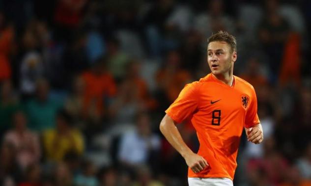 1400万!真蓝黑敲定中场未来核心,荷甲队长空降亚平宁半岛