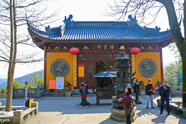 杭州一座低调的千年古刹,距灵隐寺约500米,知道的游客不多