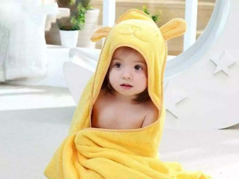 冬天来了能不能天天洗澡,冬天来了多久给宝宝洗一次澡