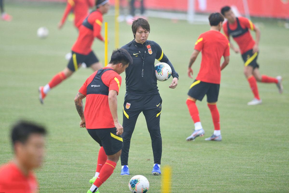 媒体人热议国足0-1不敌韩国,2010国足世预赛惨败