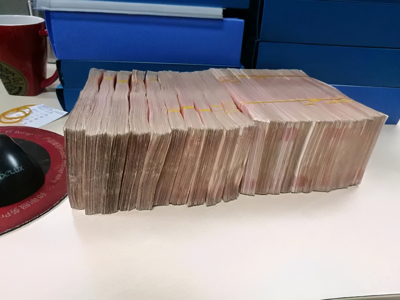 员工拿公司回扣怎么处理,员工拿客户回扣怎么处理