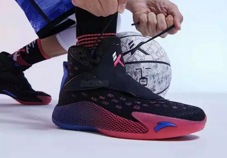 哈登库里全明星战靴,哈登和库里的球鞋谁的好