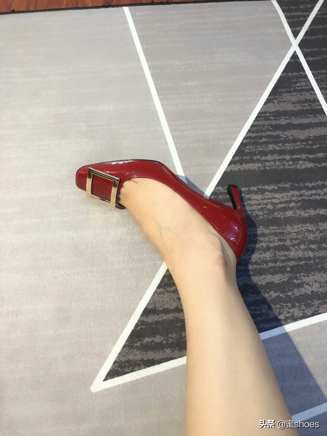 适合肥脚的高跟鞋细跟,最迷人露趾的高跟鞋粗跟