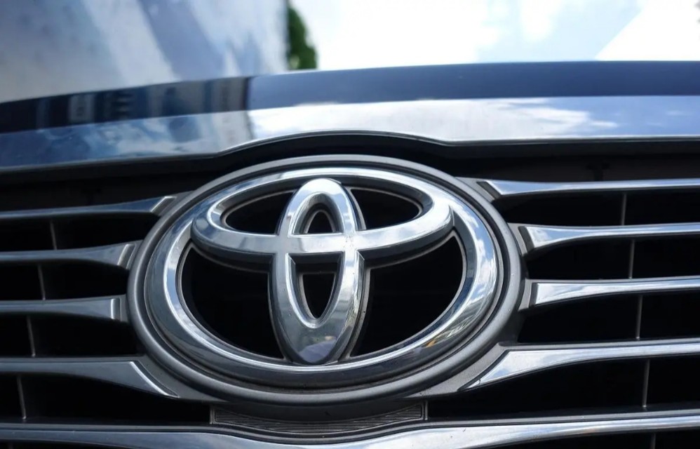 三十万的奔驰哪个好点,三十万的奔驰和凯美瑞