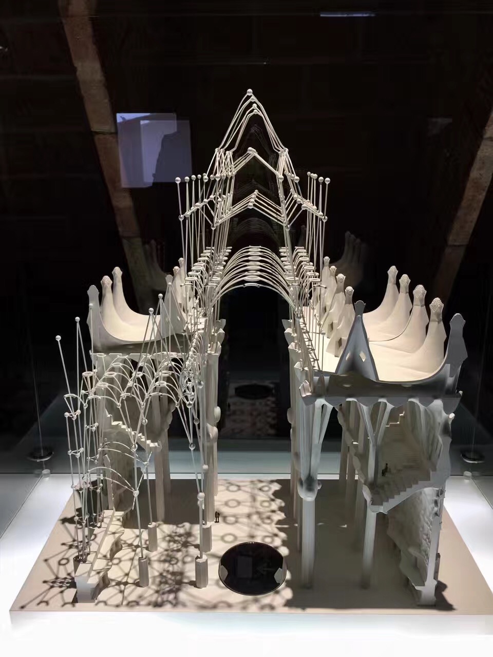 西班牙建筑大师高迪回顾展,西班牙高迪几个典型建筑