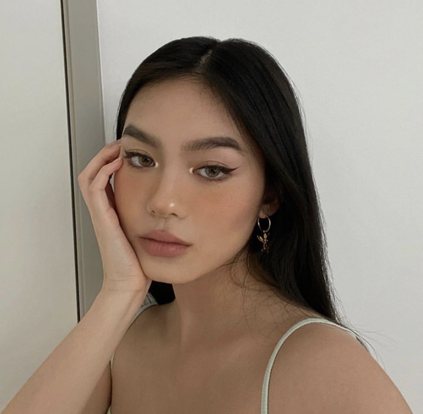 脸大,脸圆不要紧,跟着这两步画妆容,大脸变小脸,五官更立体