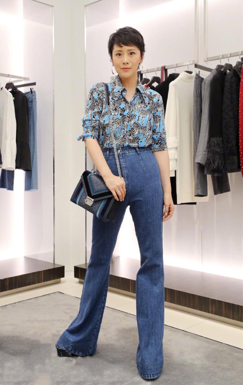 海清扎小辫露额,海清知性优雅展现女神气场