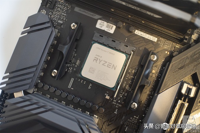 机箱直插和竖装显卡哪个温度高,机箱显卡横放竖放哪个散热好