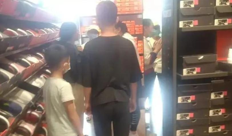 耐克因歧视事件公开道歉,耐克因歧视事件道歉当事人