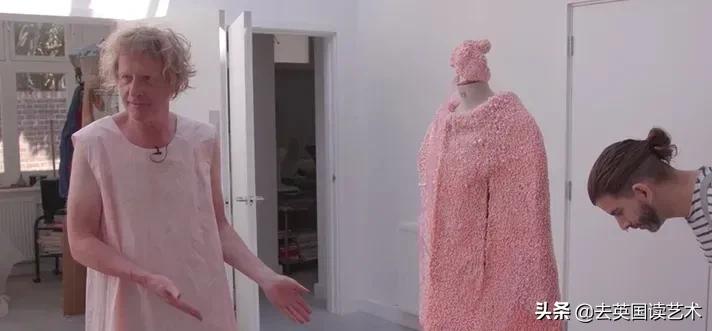 他以一己之力，让UAL的毕业典礼变成“女装大佬”的异装盛会