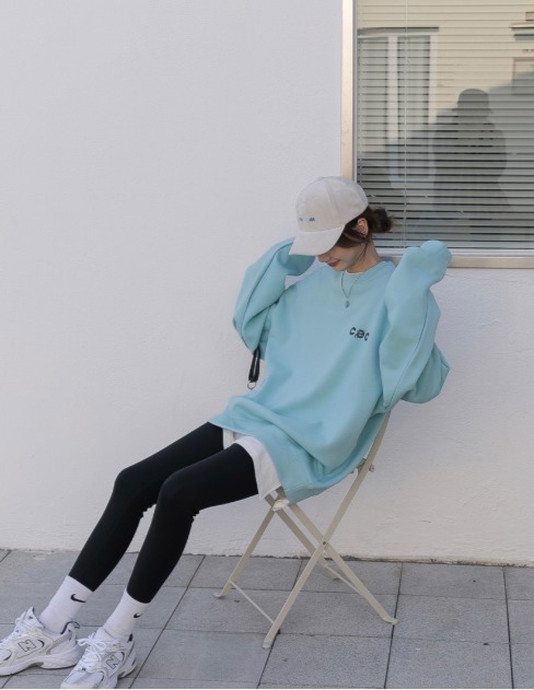 什么裤配裙子裤子显瘦又保暖,穿来穿去还是t恤最舒服又大方