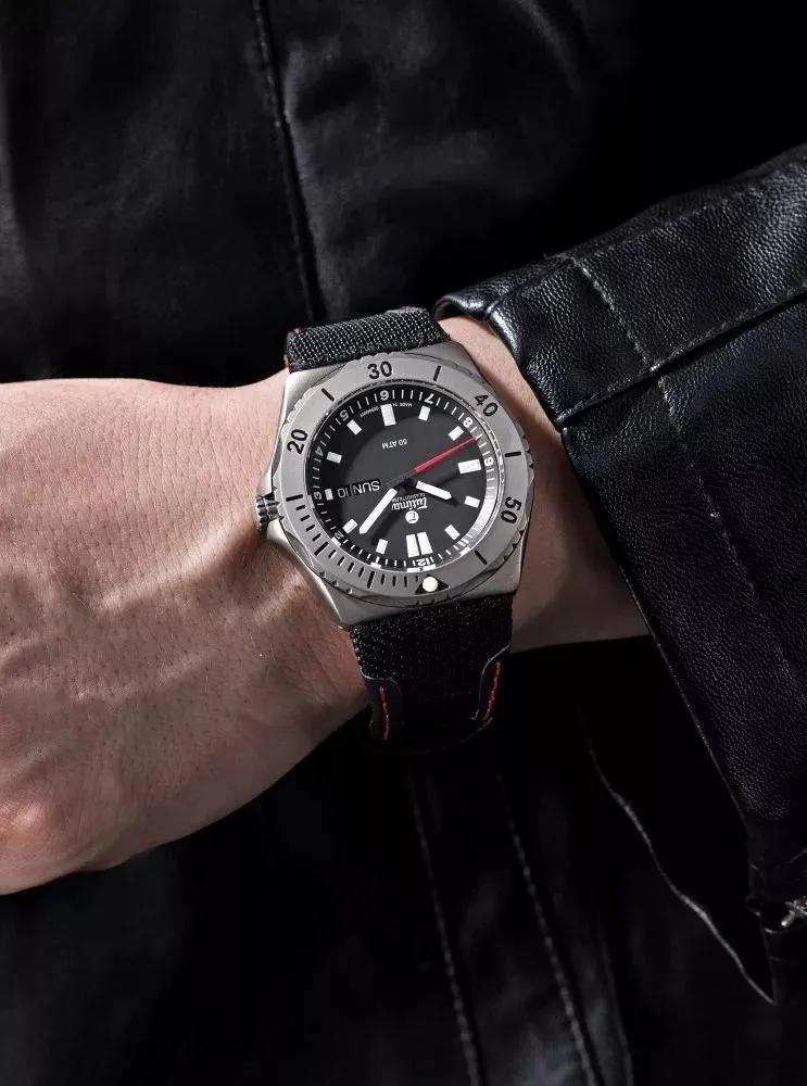 百年灵对比浪琴,百年灵超级海洋和浪琴祖鲁哪个好