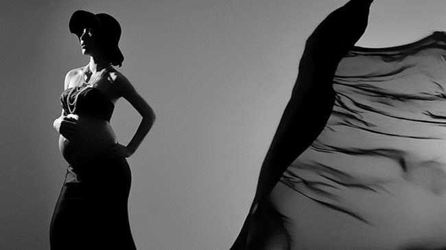 怀孕8个月出血肚子不疼胎动正常,孕妇几个月开始有胎动什么感觉