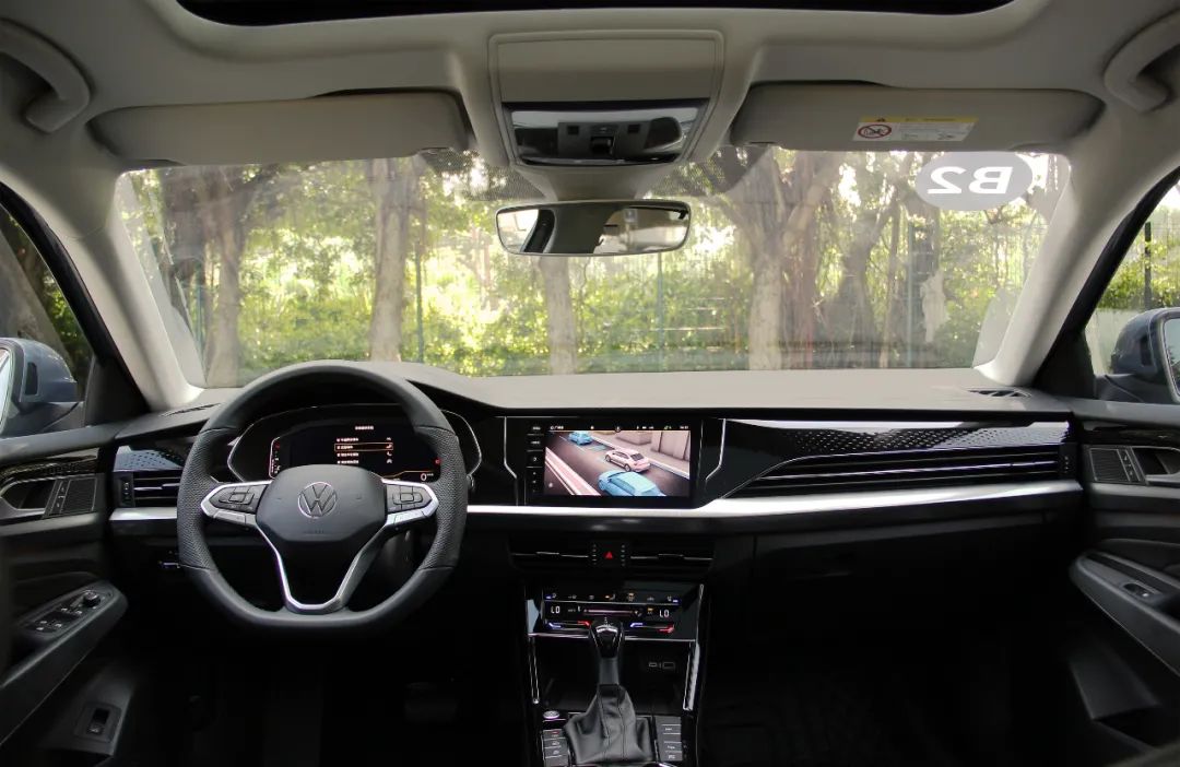 最新款帕萨特顶配评测,不再油腻