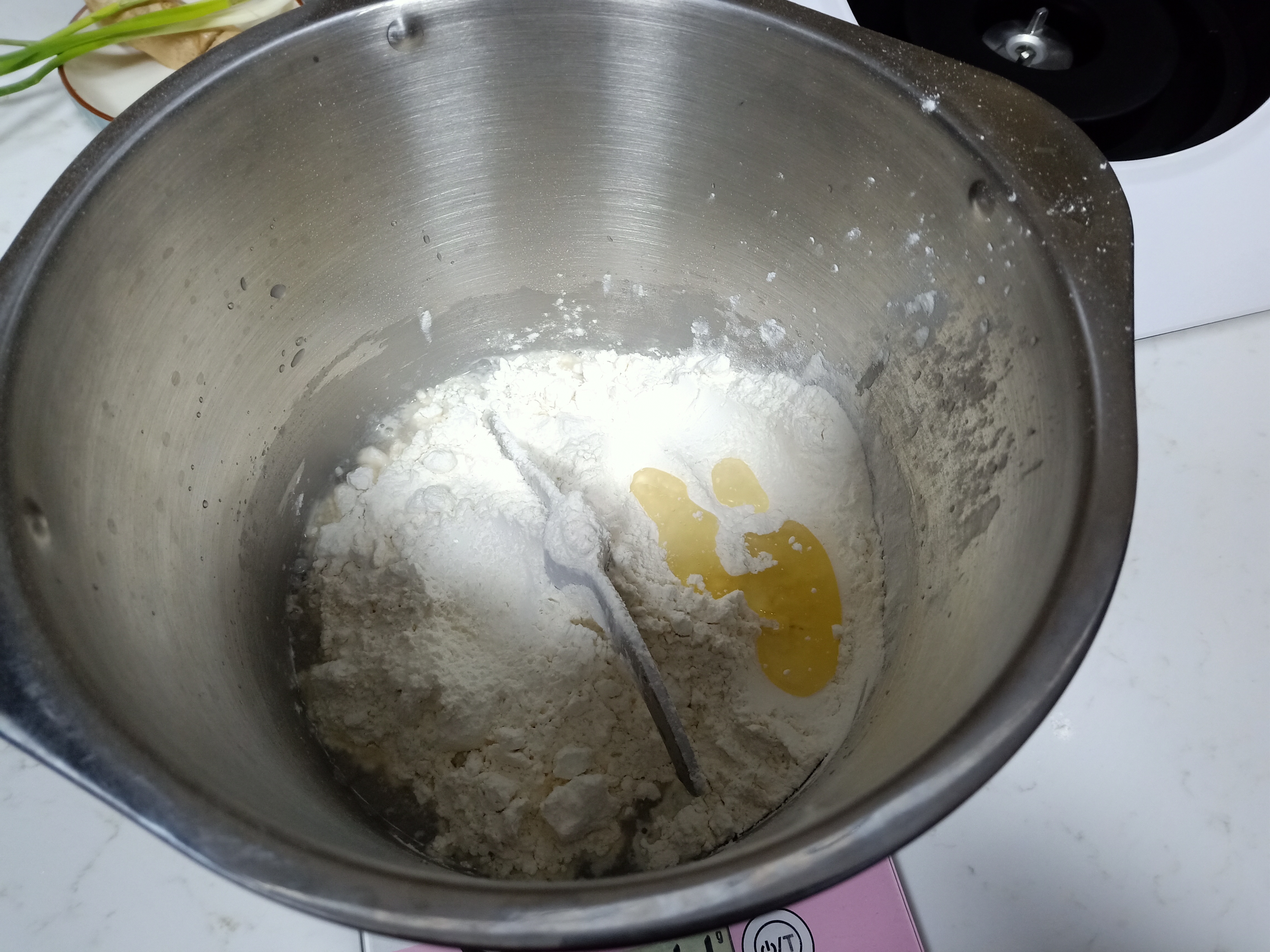 在家无聊做油饼,在家无聊学着做油条