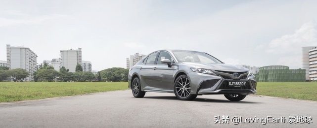 测试丰田凯美瑞混合动力2.5L：该车拥有全球销量1800万辆的成绩