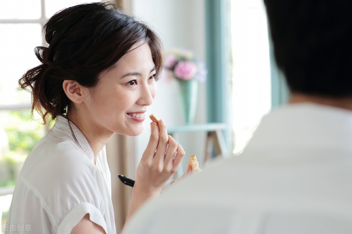 收到男生红包怎么回复不会被起诉,收到男生红包怎么回复幽默