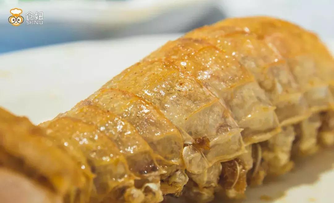 架着凶器吃濑尿虾，简单又粗暴