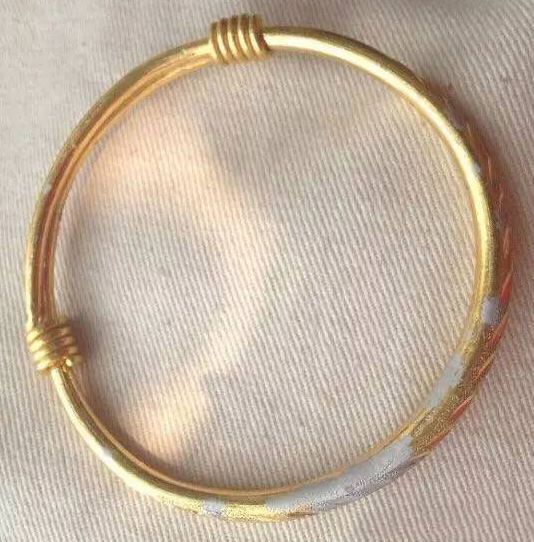 黄金首饰生锈是不是假的,买了很多年的黄金首饰是假的