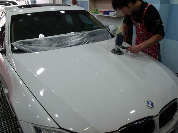 小轿车漆面镀膜时玻璃要做保护吗,汽车漆面镀膜什么意思
