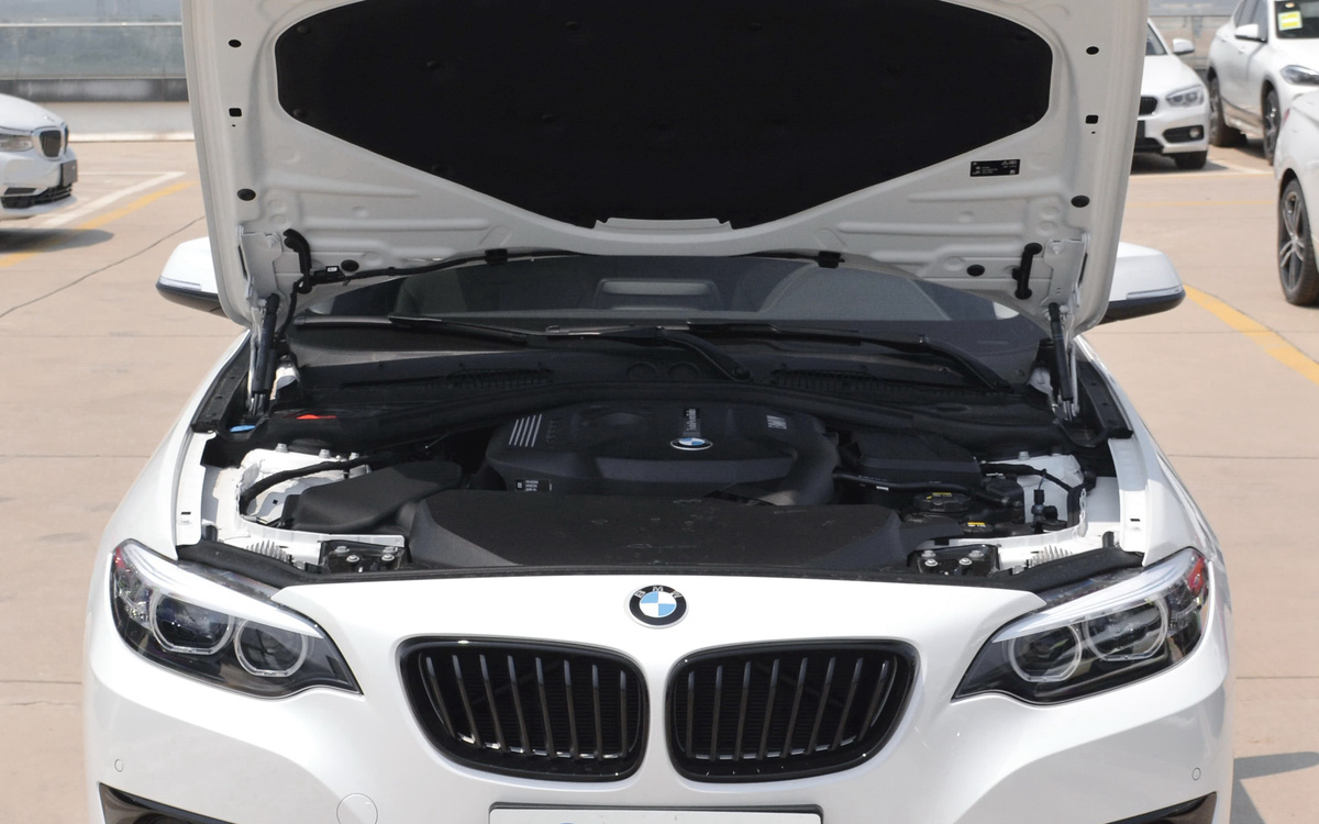 最帅的软顶敞篷4座宝马20万新车,十万能买硬顶两门四座敞篷宝马吗