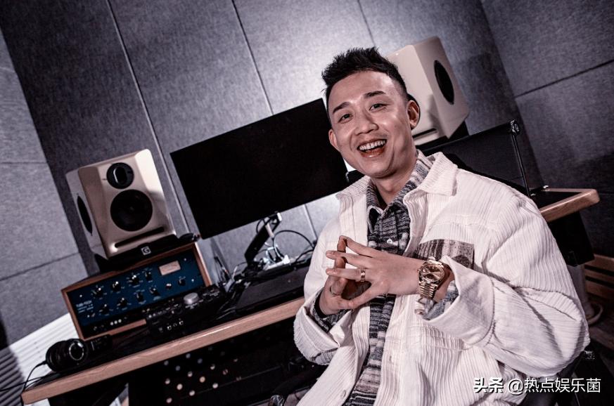 披荆斩棘的哥哥gai和陈小春哪一期,披荆斩棘的哥哥gai跟谁一起入场