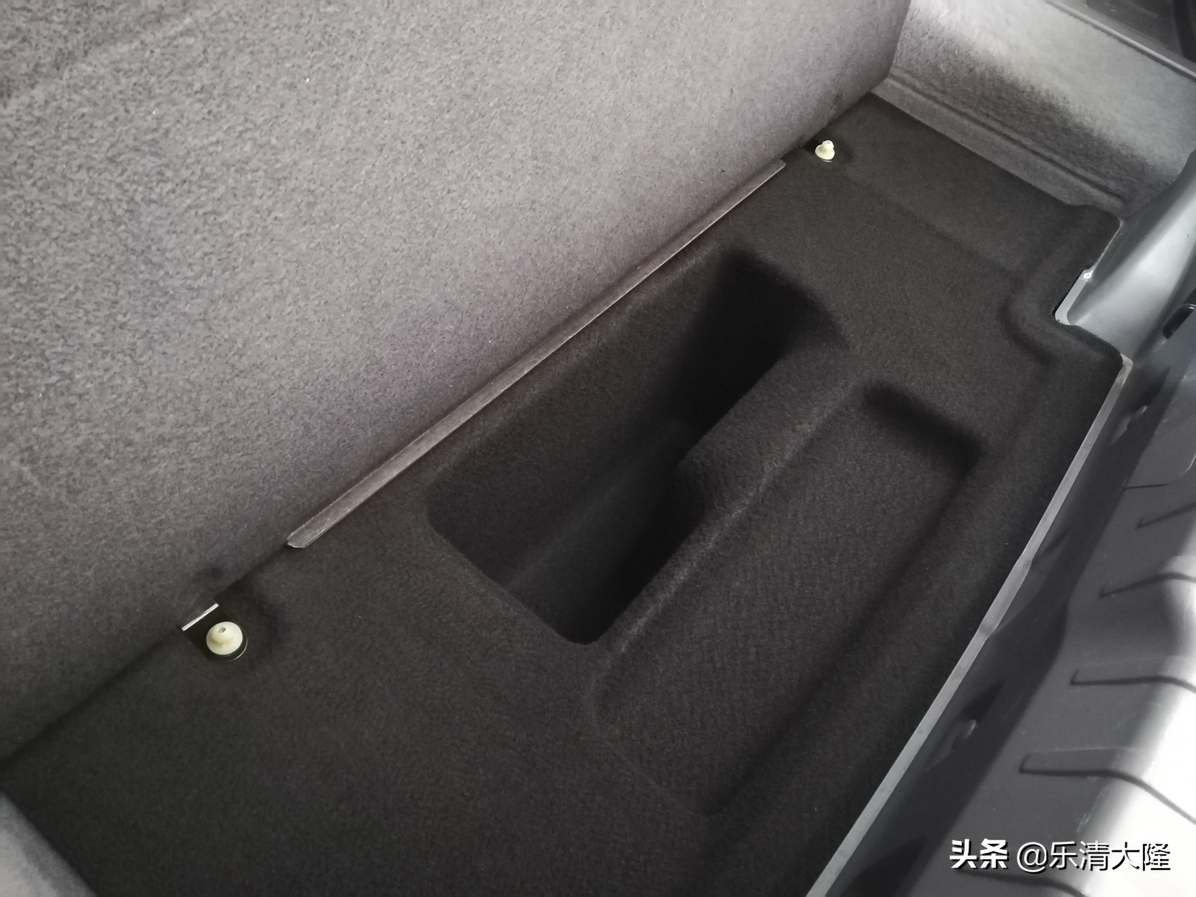 广州宝马7系内饰清洗,宝马7系发动机舱清洗