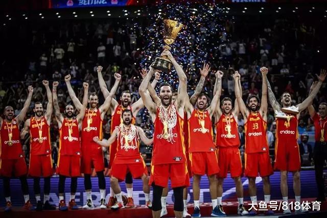 中国女排颁奖日本观众走光，日排协主席黑脸，切朱婷获奖镜头