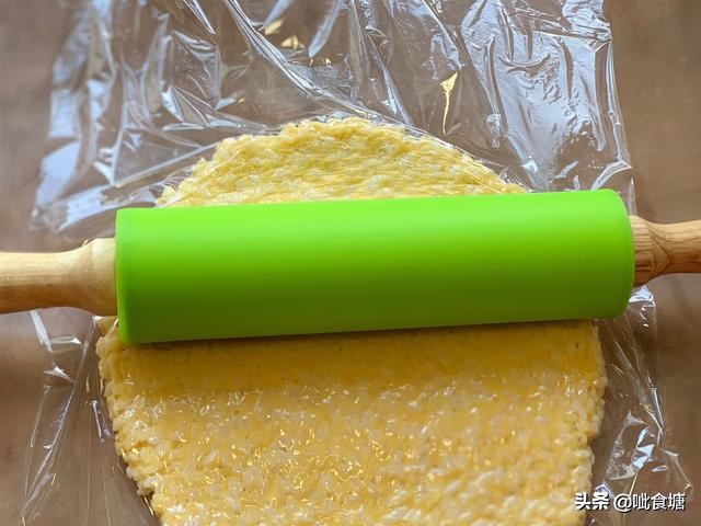 剩米饭别炒蛋做成锅巴香晕了,剩米饭不要扔的小妙招