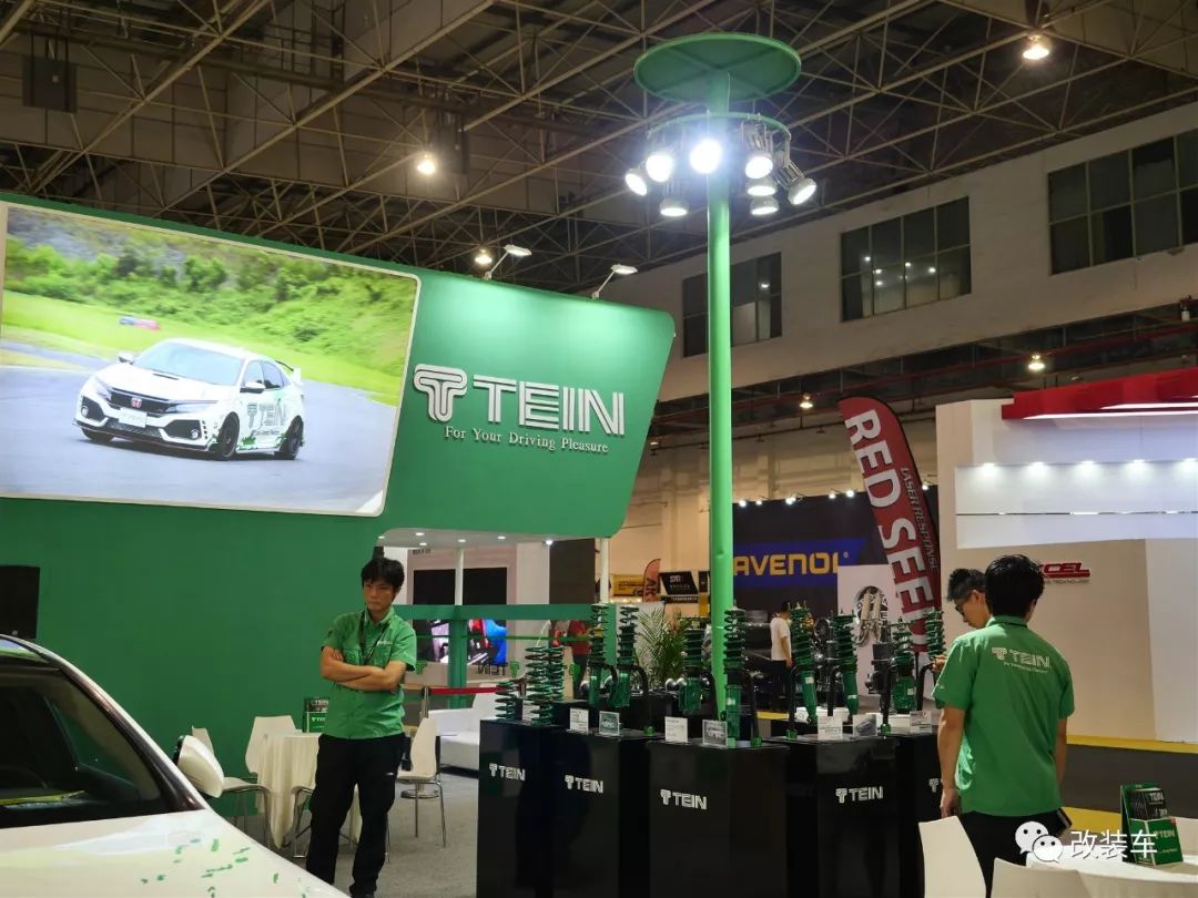 改装车聚会,改装车齐聚车展