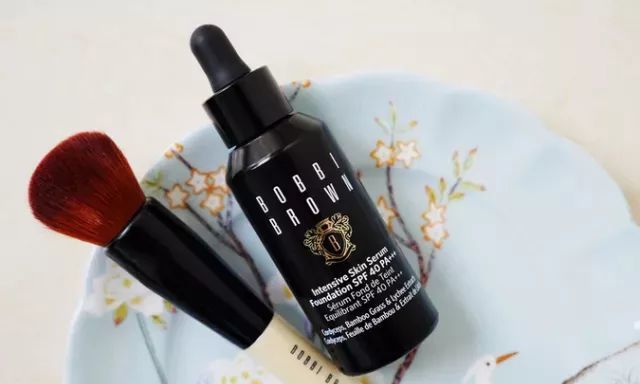 适合混干的大牌粉底液,出油特别严重粉底液