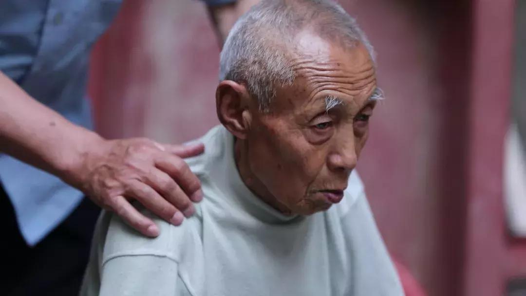他曾险遭土匪活埋！九旬老兵寻救命恩人