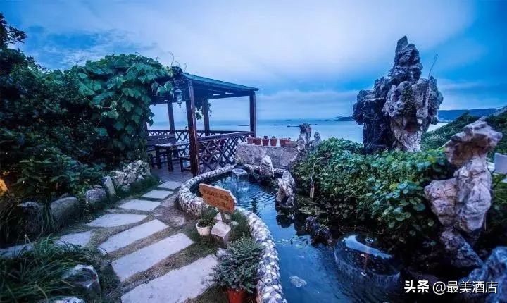 这对夫妻把渔民都嫌弃的破旧石头房，改成3个超美的民宿，美爆了