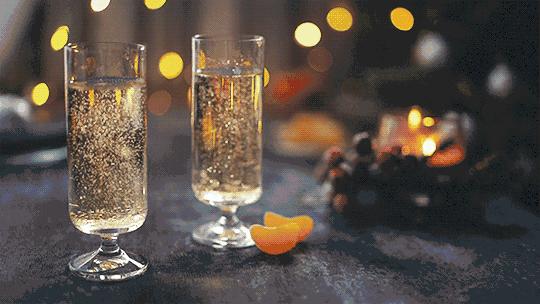 听说你快烦死了,喝杯起泡酒快乐一下?