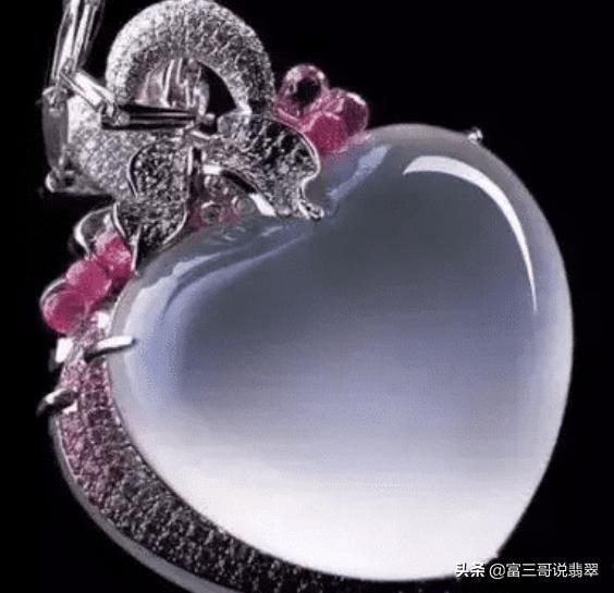 赌石翡翠问题答疑—翠友提问：买的翡翠越戴越黑，是买到假货了吗